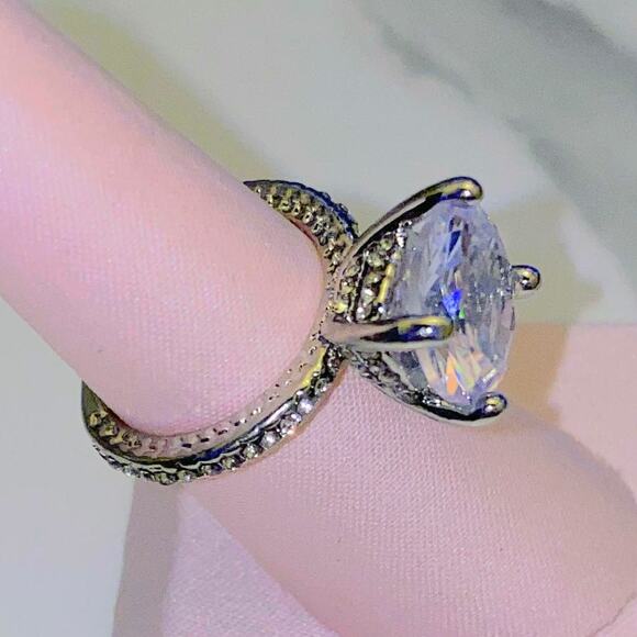 New Sz 7 Cubic Zirconia Solitaire Ring Clear White Silver Engagement‎ Cocktail - Picture 1 of 4